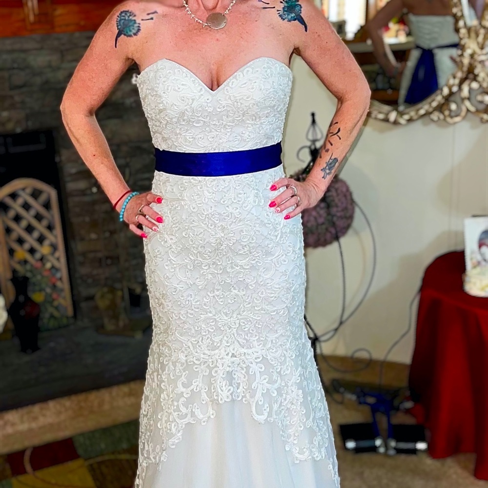 Size 4 mermaid wedding dress